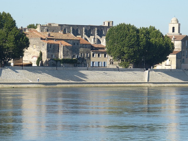 Séjour sur Arles, location saisonnière Sud de la France, location logement en Camargue. Vacances Arles, vacances Camargue